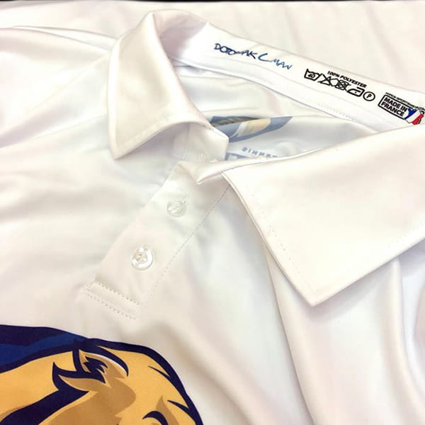 detailled view of sublimated white polo shirt collar