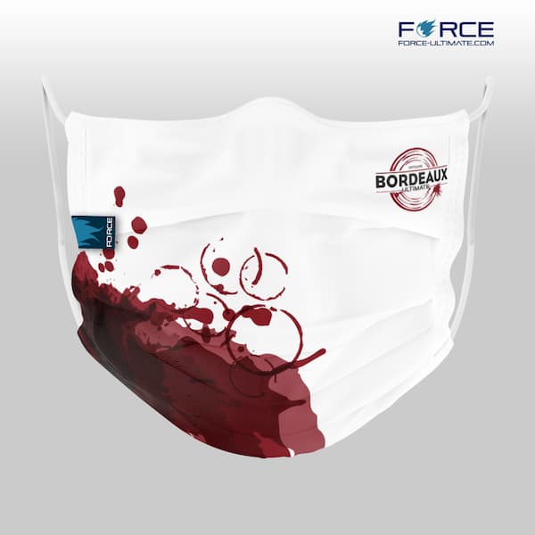 design de masque barrière 33tours blanc avec taches de vin rouges